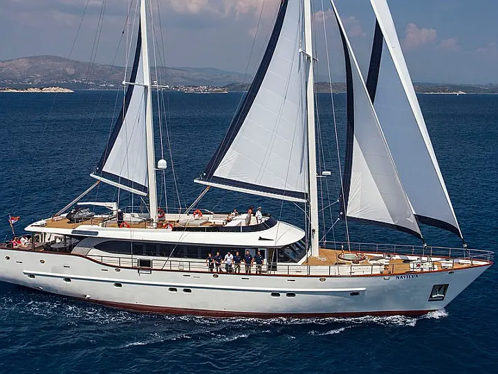 Luxury sailing yacht Navilux - Navilux  - External image