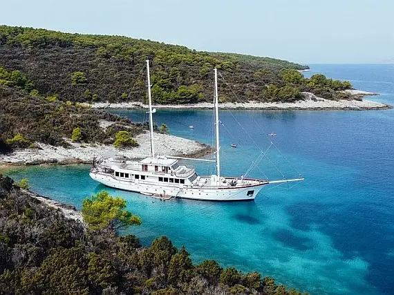 Luxury sailing yacht Corsario