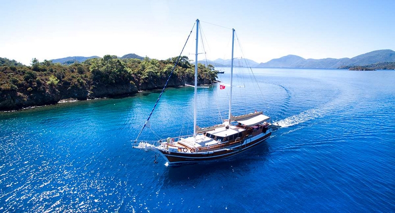 We with capitan of gulet Sirena - Orvas Yachting Croatia