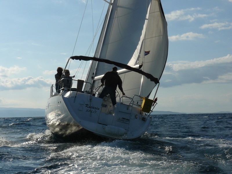 Sailing with Children – Important Safety Guidelines for Parents