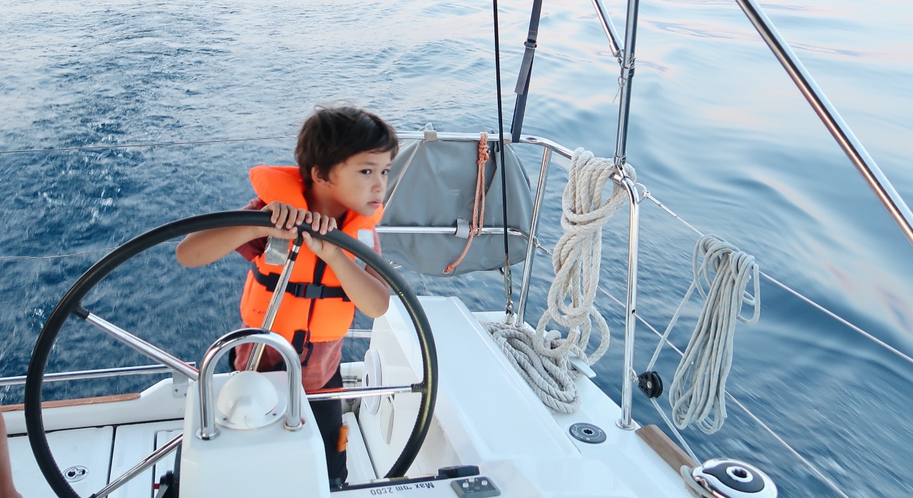 First Time Sailing: Important Tips for Beginner Sailors