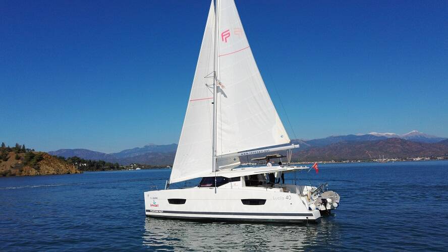 Fountaine Pajot Lucia 40 El Camino