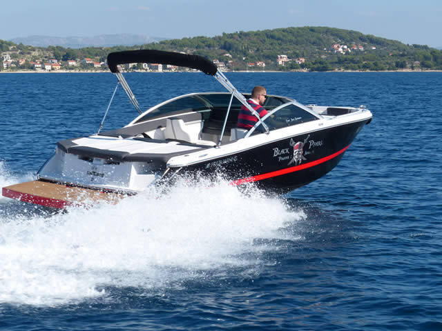 Four Winns H210 Black Pearl