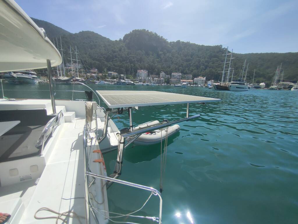 Lagoon 400 Santi